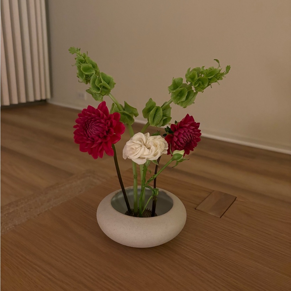 Ceramic Off-White Ikebana Vase